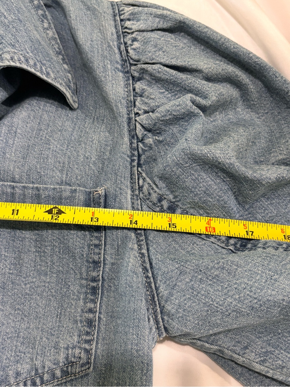 Levi’s Roxy Puff Sleeve Button Up - Picture 13 of 14